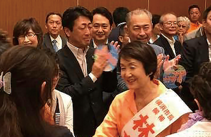 林市長の会合は常に満員でした。