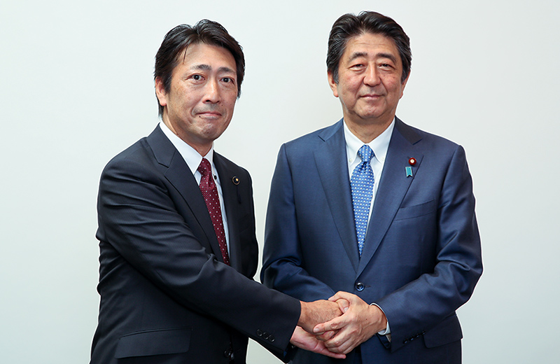 総裁選では安倍総理と初対面!緊張しました。