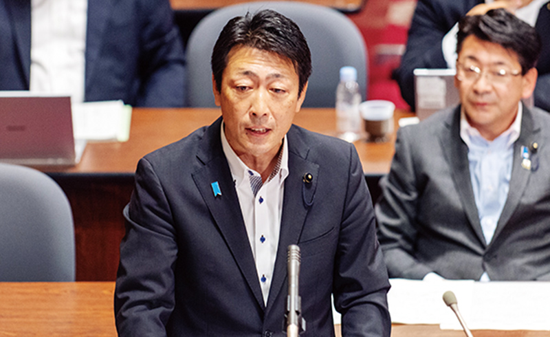 予算委員会で児童虐待防止について質問
