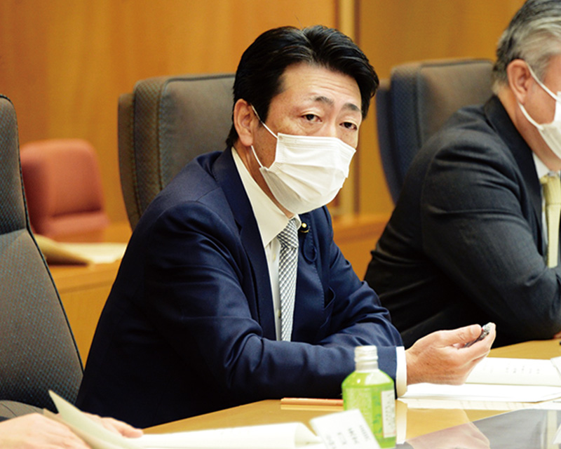 政務活動費連絡会では各会派代表が活発な意見交換