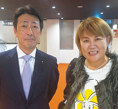 恒例「はこぶね寄席」のゲストは山田邦子さん。派手に盛り上げていただきました。